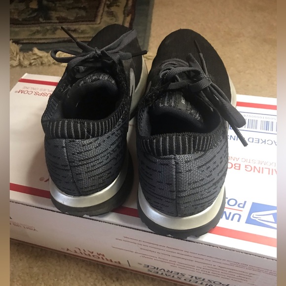 Brooks Ricochet - Picture 2 of 5